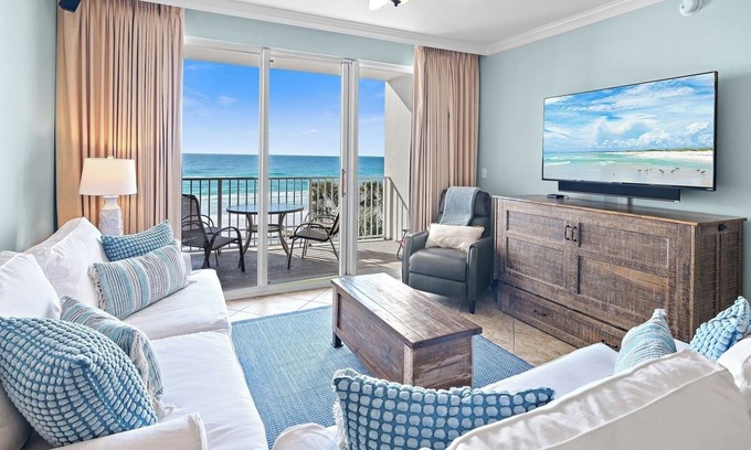 Miramar Beach Condo | 👍"Top-Rated! August Dates Discounted, Sleeps 6, 2 Kings + Free Beach Service⛱️