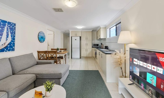 Robertson House | Top Value | Dual-Living Sleep 15 | Great Location