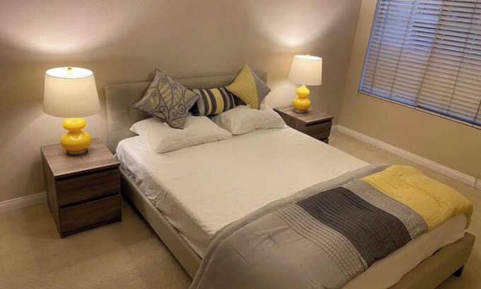 Warner Center Apartment | Topanga Luxe Loft