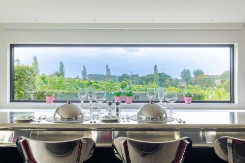 Halstead Villa | Toppesfield Vineyard luxury, contemporary villa - 2 adults