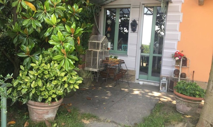 Cavoretto Villa | TORINO .LUXURY CHARMING VILLA .2 Bdr. PRIVATE PARKING. Air Cond. jardi