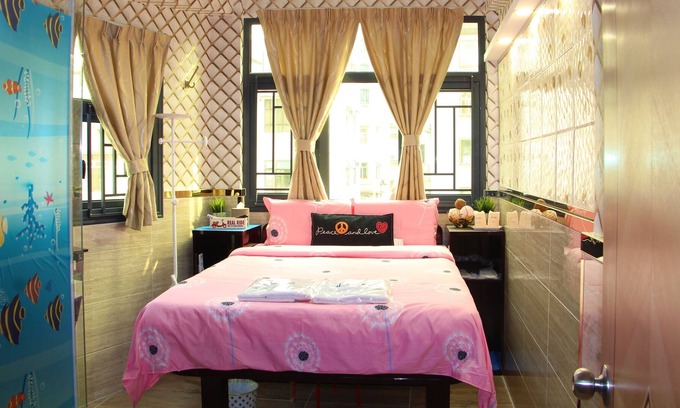 Jordan Cabin | Toronto Holidays (Double Room)