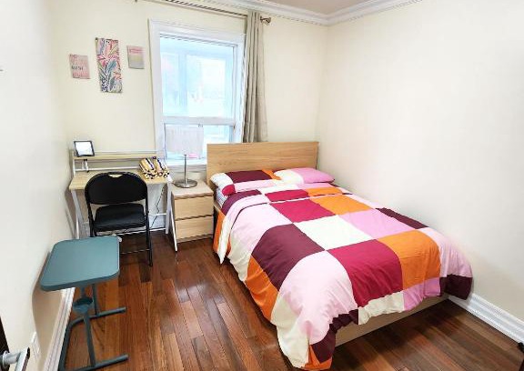 Downsview House | Toronto Uptown 1 - Bus to Downtown