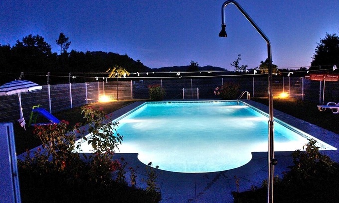 Celorico de Basto Bed & Breakfast | Torre da Quinta da Prelada with bathroom, private terrace and pool