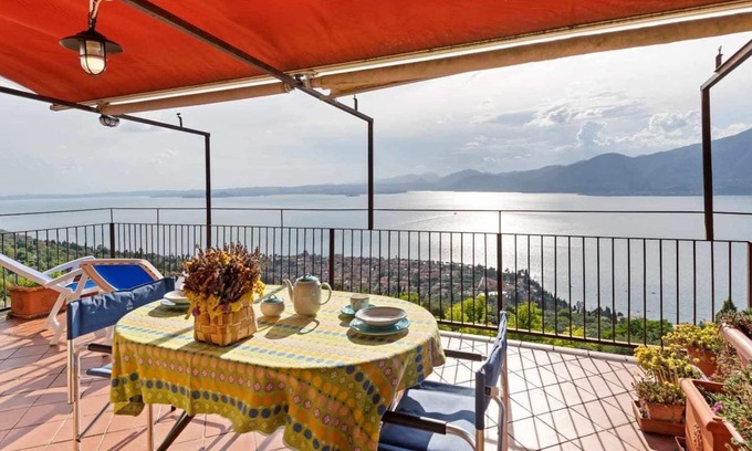 Castion Veronese Apartment | Torri del Benaco Terrace