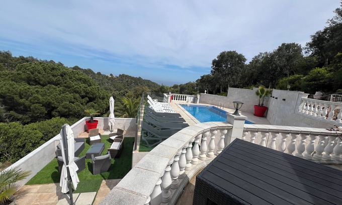 Canyelles Villa | Tossa, exceptional villa, 2 apartments, private heated pool, sea view, air-conditioned