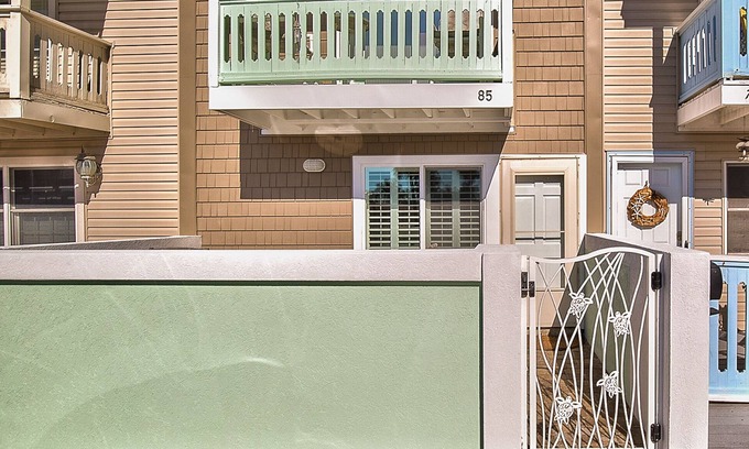 Atlantic Beach House | Totally Renovated Two Bedroom Townhouse 200 Feet To The Ocean