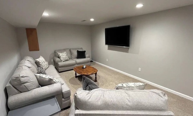 Monroe City House | Totally Renovated Home on 5 Acres - Just 4 Miles From Mark Twain Lake
