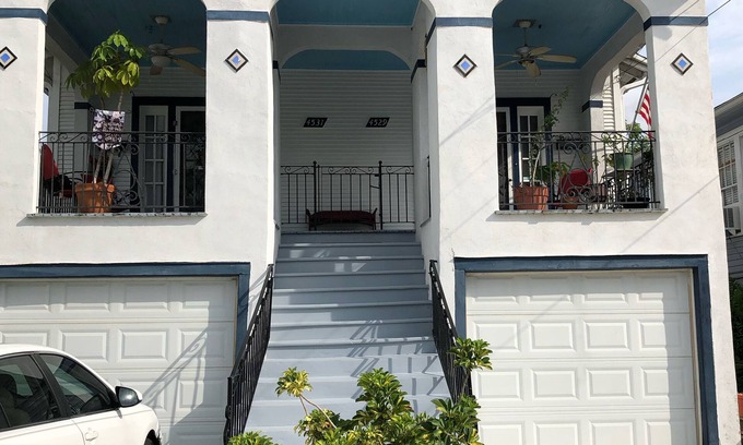 Broadmoor House | Totally Updated! Martini House-Historic Broadmoor Beauty