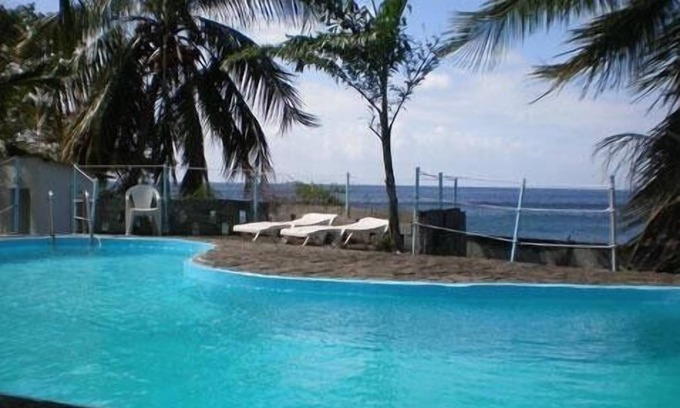 Case-Pilote House | ''Touloulou'' waterfront bungalow