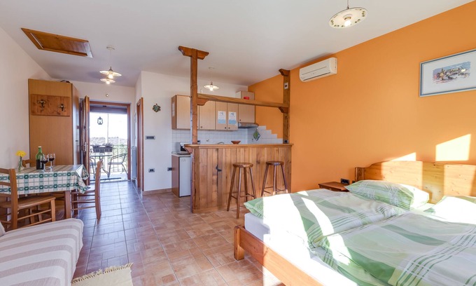 Koper Apartment | Tourist Farm Tonin - Apartment 1, Šmarje, Slovenia