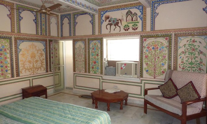 Nawalgarh House | Tourist Pension