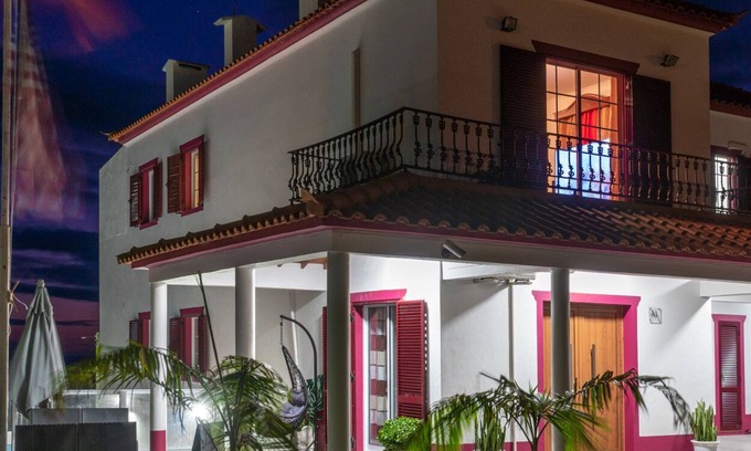 Ponta Delgada Villa | TOURIST VILLA in Ponta Delgada, São Miguel up to 8 pax w/sea view