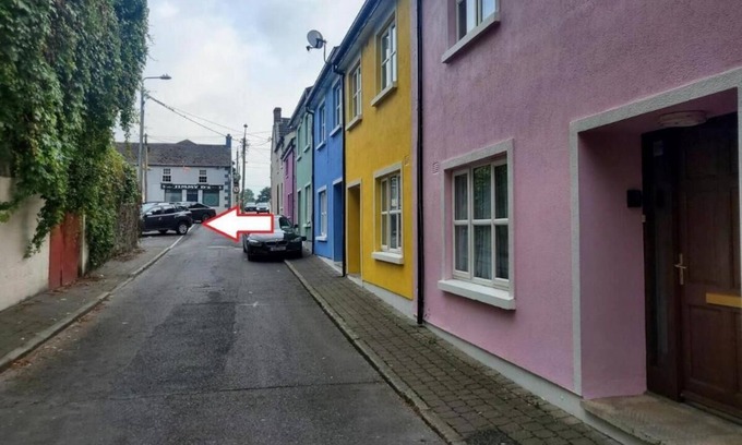 Muine Bheag House | Town Centre 2-bedroom house with WiFi in Muine Bheag