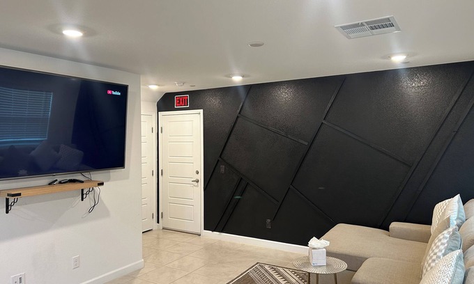 Las Vegas House | Town house 4 rooms 2 bath townhouse