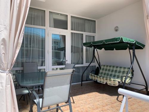 Karolino-Bugaz Apartment | Town-house Golden Bugaz