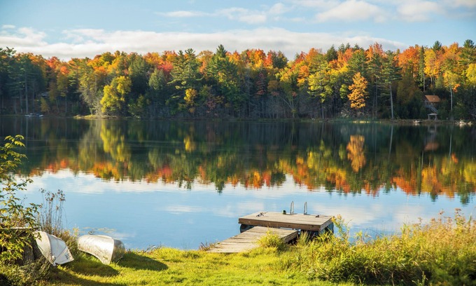Wetmore House | Town Lake Hideaway: Golden Leaves & Crisp Air – Experience Fall at Town Lake!
