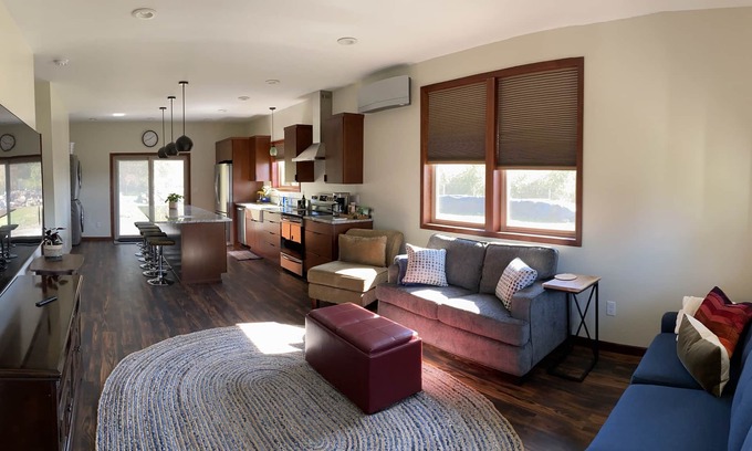 Monmouth House | Town n Country Independence