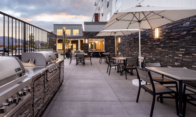 Westbank Hotel | TownePlace Suites by Marriott West Kelowna