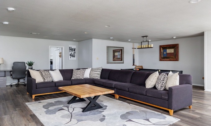 Salado House | Townhome on Mill Creek Golf Course with onsite golf cart rental