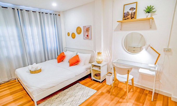 Chang Moi House | Townhouse at Central Old City for 4-6 people