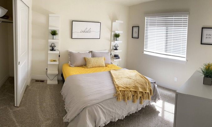 Colorado Springs House | Townhouse, close I25, Air Force Academy, walk to restaurants, movies, bowling