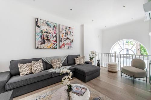 Pembridge House | Townhouse moments from Hyde Park & Notting Hill - FREE Luggage Storage nearby and in unit Washing Machine & Dryer