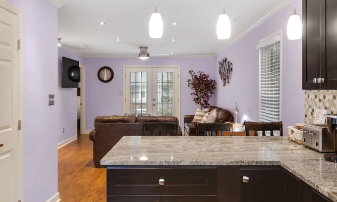 Northeast Raleigh House | Townhouse that is minutes from Downtown Raleigh