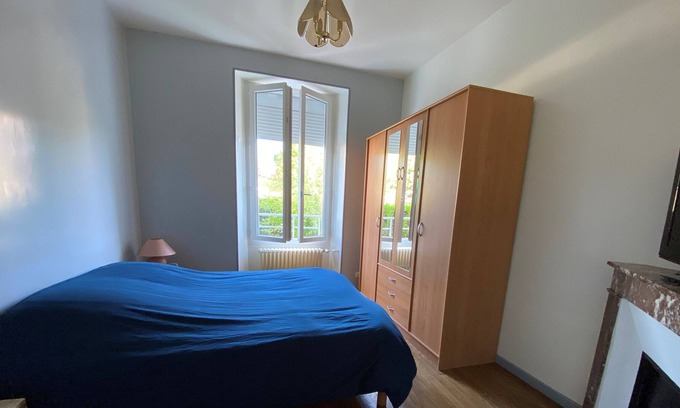Neuvy-sur-Loire House | Townhouse with private garden bordered by the river