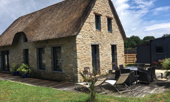 Saint-Lyphard House | Très Belle Chaumière de Charme