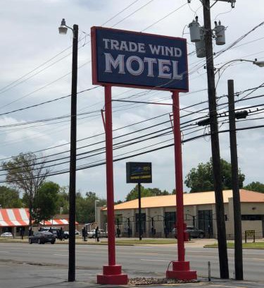 Jacksonville Hotel | Trade Wind Motel