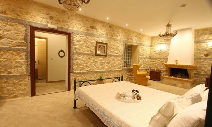 Agii Theodori Villa | Traditional Villa Vanilia next to the sea!