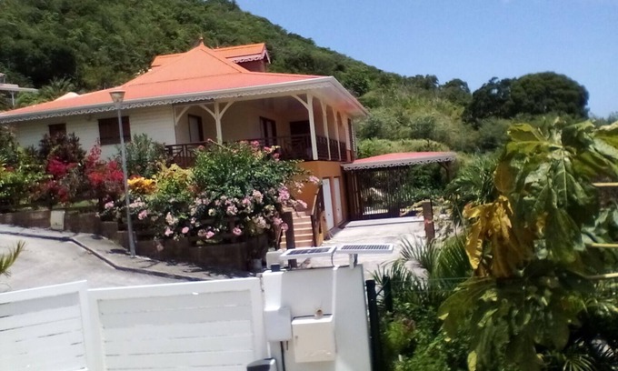 Les Anses-d'Arlets House | Traditional Creole House New with stunning bay view