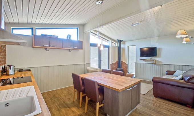 Dukeries Mill Ski Chalet | Traditional 2 Pet Friendly