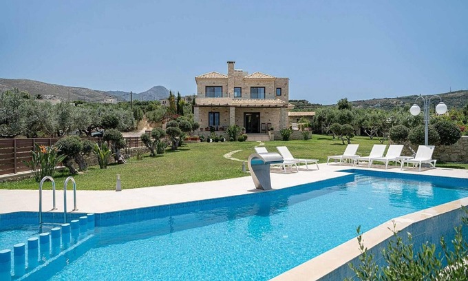 Gramvousa Villa | Traditional Crete Villa | Villa Horizon | 3 Bedrooms | Private Pool & Ouotdoor.