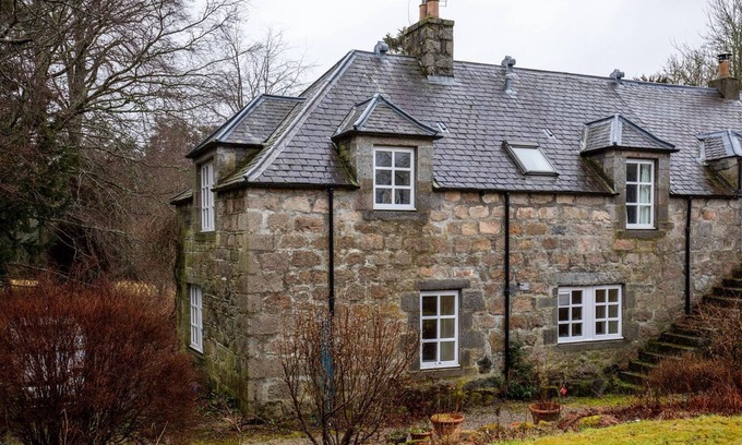 Kemnay House | Traditional & Homely 2BD Cottage in Kemnay