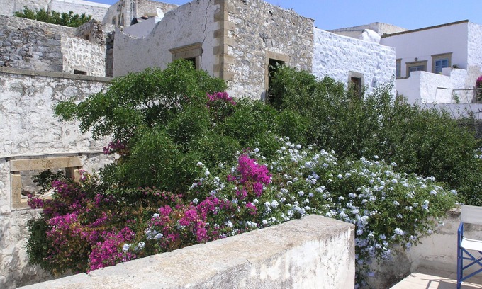 Chora House | Traditional House with Garden in Historic Town by JJ Hospitality-