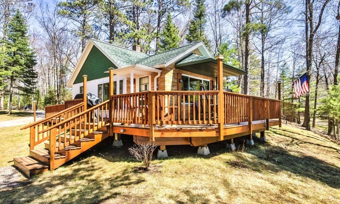 St Germain House | Traditional Northwoods Cabin on Little Saint Germain Lake.
