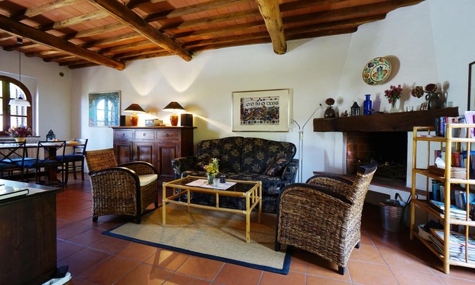 Caldana House | Traditional stone house in romatic tuscan villlage (near the sea)