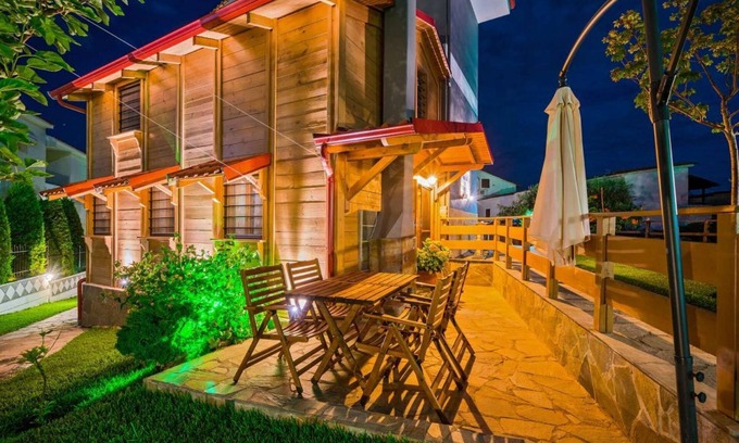 Polichrono Apartment | Traditional wooden house in Polichrono