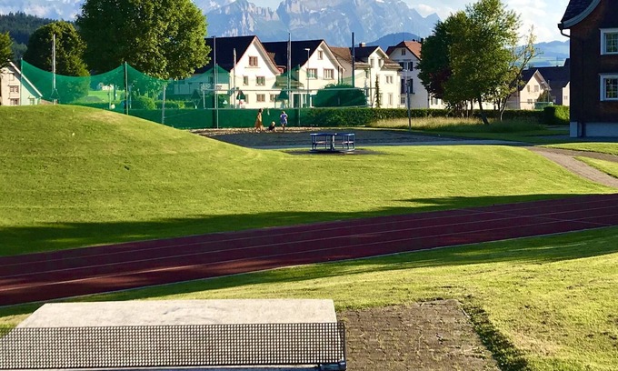 Gais Apartment | Traditionelle Appenzeller Wohnung mit Garten und Spielplatz