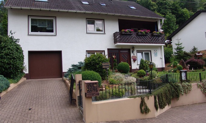 Ramberg Apartment | traffic-free, quiet site, terrace, BBQ cottage,relaxing greens,for allergic pers