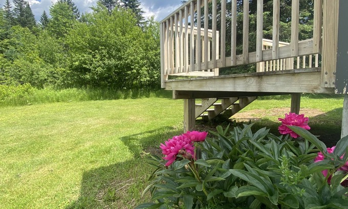 East Haven House | Trailside house on the river. Perfect for mountain biking , skiing, snowmobile.