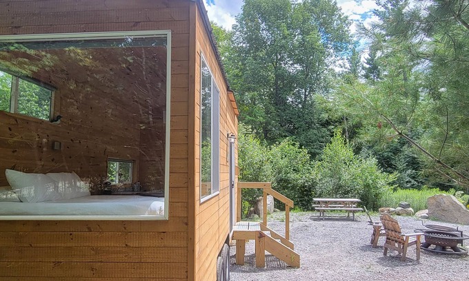 Dorchester Apartment | Trailside Stays - Tiny House in the Woods-Escape to Nature. Blue Jay