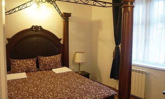 Center Apartment | Trajan Apartments - City Center Apartments