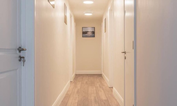 Tramore Apartment | Tramore Beach Room (@BurrowLodge)