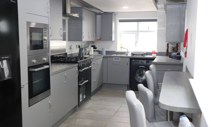 MacMerry House | Tranent Bridge House - 6 Bedroom Retreat