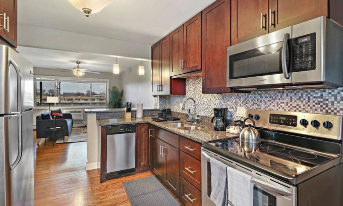 Arlington Heights Apartment | Tranquil 1BR Apartment in Arlington Heights