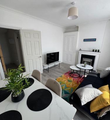 Bensham Manor Apartment | Tranquil 2BR in Thornton Heath