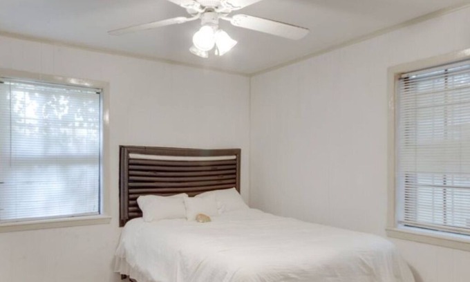 Jackson House | Tranquil 4-bedroom house in Jackson with fitness room and WiFi